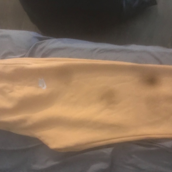 Unisex pair of Nike joggers - Picture 3 of 3